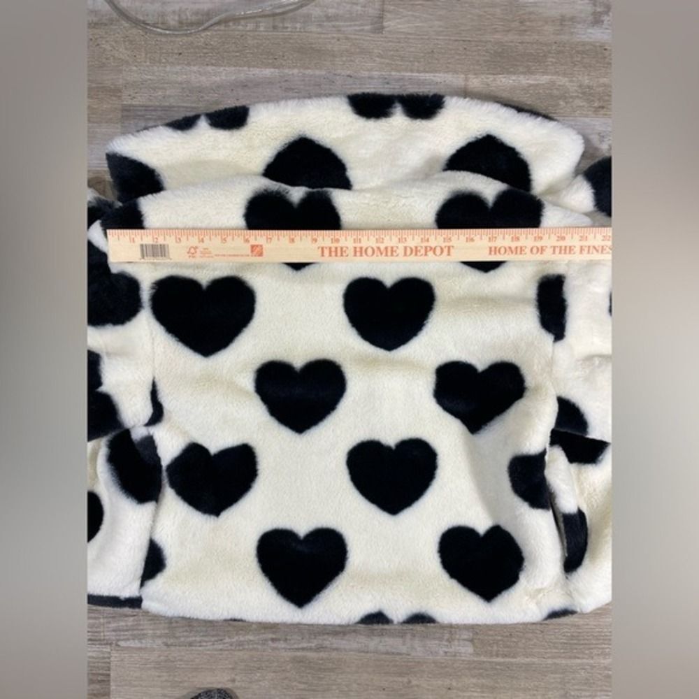 Faux Fur coat W/ M White Black Heart Print Stoosh A14314 LN - Picture 14 of 14